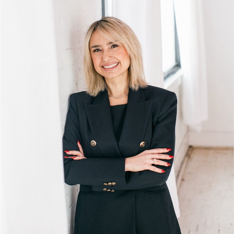 Dr. Duygu Akdevelioğlu portresi