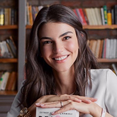 Uzm. Psk. Zeynep Selvili portresi